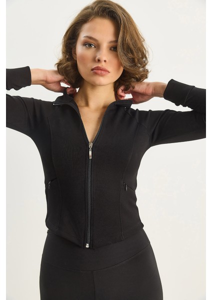 Kadın Fermuarlı Dik Yaka Fitted Çift Cepli Sporcu Hırka modelleri