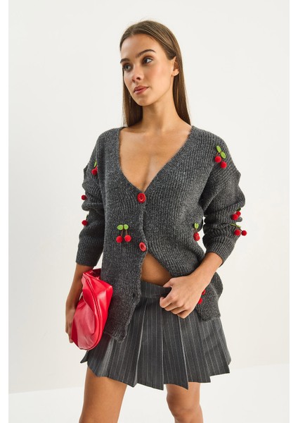 Kadın V Yaka Kiraz Aksesuarlı Triko Hırka modelleri