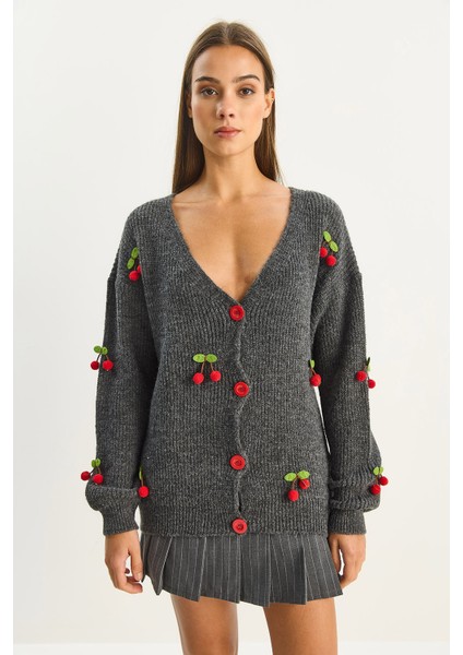 Kadın V Yaka Kiraz Aksesuarlı Triko Hırka fırsatları