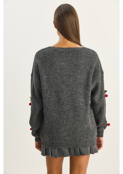 Kadın V Yaka Kiraz Aksesuarlı Triko Hırka