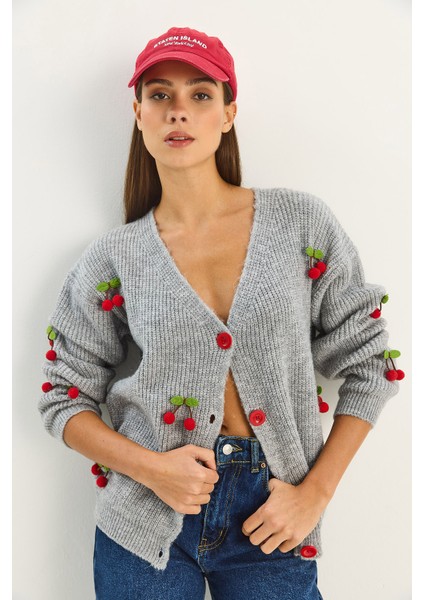 Kadın V Yaka Kiraz Aksesuarlı Triko Hırka fiyatları