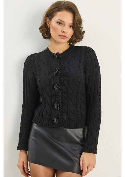 Kadın Bisiklet Yaka Saç Örgü Çiçek Düğme Aksesuarlı Triko Hırka