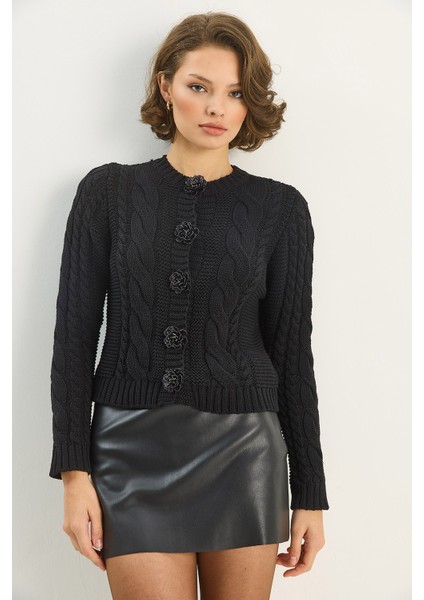 Kadın Bisiklet Yaka Saç Örgü Çiçek Düğme Aksesuarlı Triko Hırka fiyatları