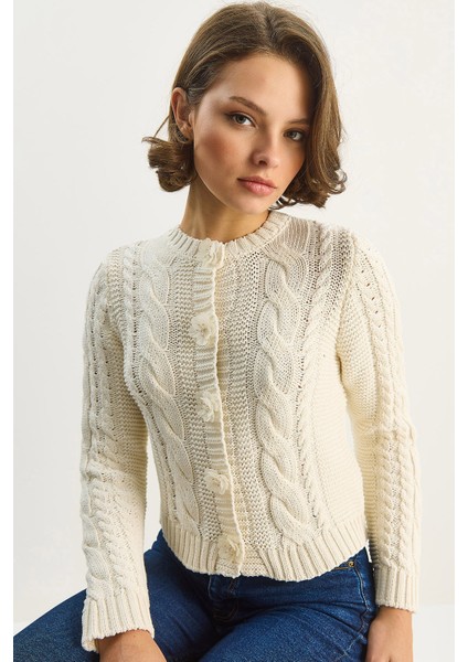 Kadın Bisiklet Yaka Saç Örgü Çiçek Düğme Aksesuarlı Triko Hırka