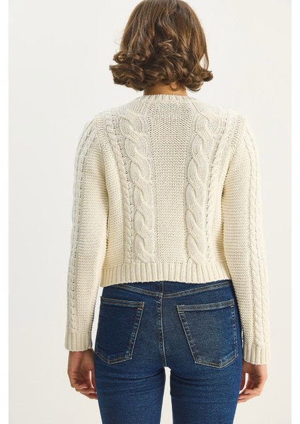 Kadın Bisiklet Yaka Saç Örgü Çiçek Düğme Aksesuarlı Triko Hırka