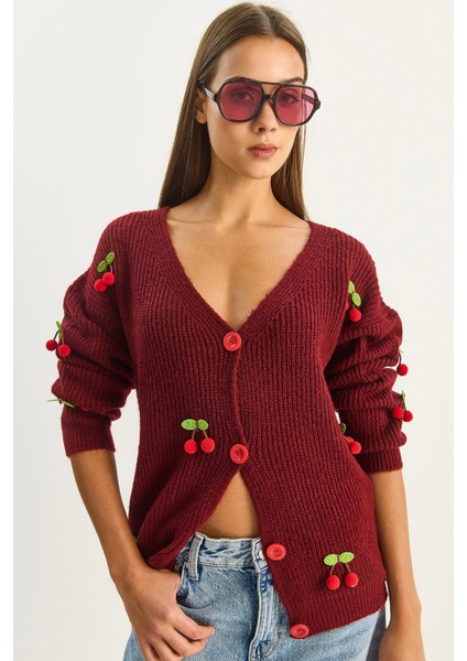 Kadın V Yaka Kiraz Aksesuarlı Triko Hırka