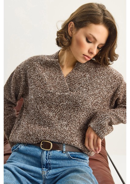 Kadın Özel Dokulu V Yaka Buklet Triko Kazak