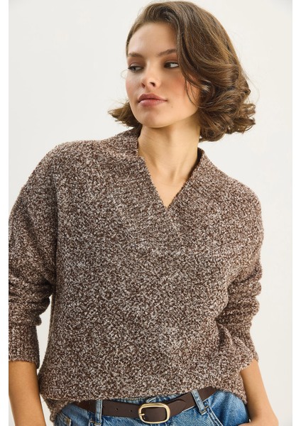 Kadın Özel Dokulu V Yaka Buklet Triko Kazak indirimleri