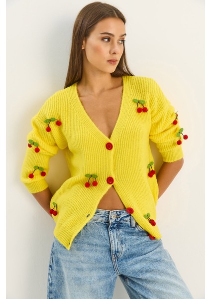 Kadın V Yaka Kiraz Aksesuarlı Triko Hırka modelleri