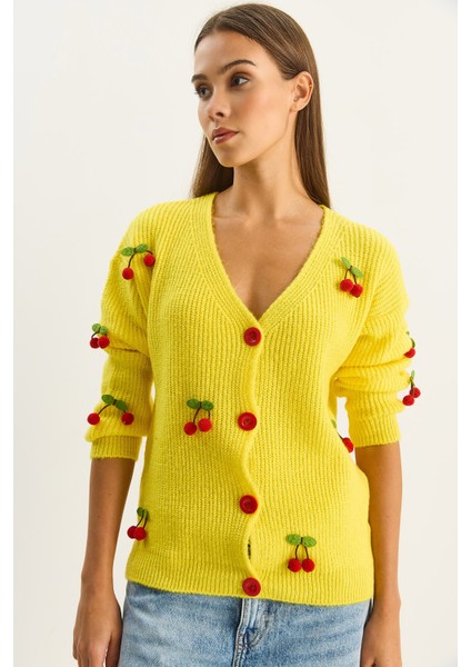 Kadın V Yaka Kiraz Aksesuarlı Triko Hırka indirimleri