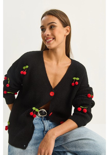 Kadın V Yaka Kiraz Aksesuarlı Triko Hırka modelleri