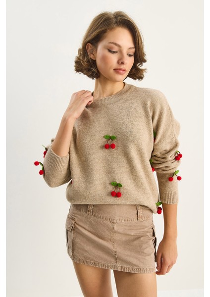 Kadın Bisiklet Yaka Kiraz Aksesuarlı Regular Triko Kazak modelleri