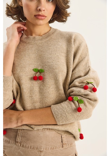 Kadın Bisiklet Yaka Kiraz Aksesuarlı Regular Triko Kazak indirimleri