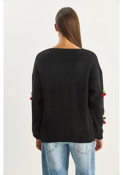 Kadın V Yaka Kiraz Aksesuarlı Triko Hırka