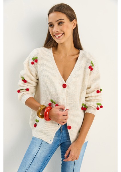 Kadın V Yaka Kiraz Aksesuarlı Triko Hırka fırsatları