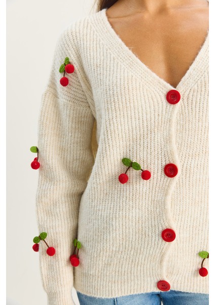 Kadın V Yaka Kiraz Aksesuarlı Triko Hırka