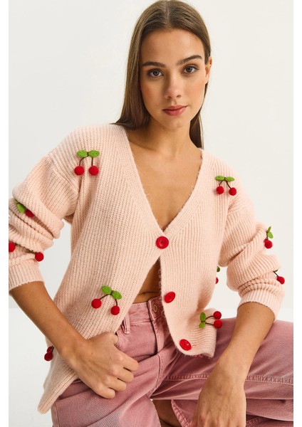 Kadın V Yaka Kiraz Aksesuarlı Triko Hırka