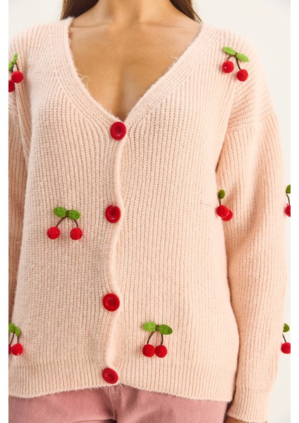 Kadın V Yaka Kiraz Aksesuarlı Triko Hırka