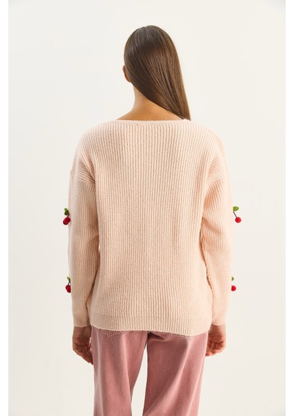 Kadın V Yaka Kiraz Aksesuarlı Triko Hırka