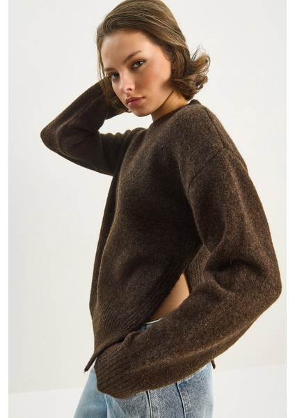 Kadın Bisiklet Yaka Yanları Yırtmaçlı Yün Karışımlı Triko Kazak