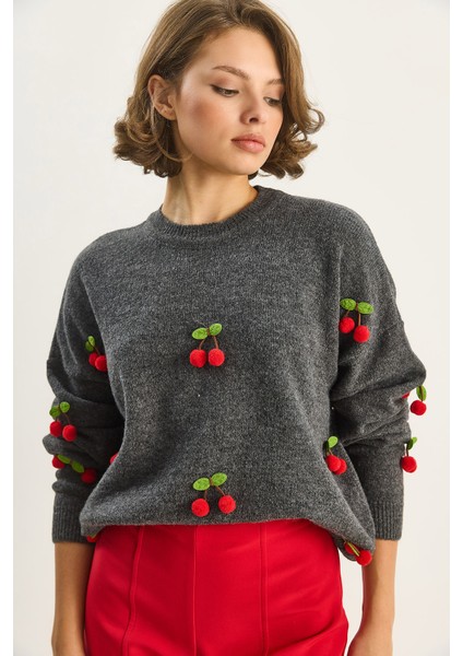 Kadın Bisiklet Yaka Kiraz Aksesuarlı Regular Triko Kazak fırsatları