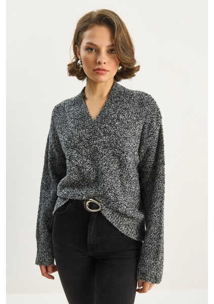 Kadın Özel Dokulu V Yaka Buklet Triko Kazak fırsatları