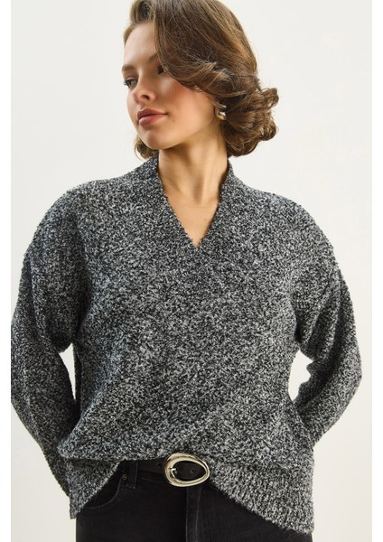 Kadın Özel Dokulu V Yaka Buklet Triko Kazak indirimleri