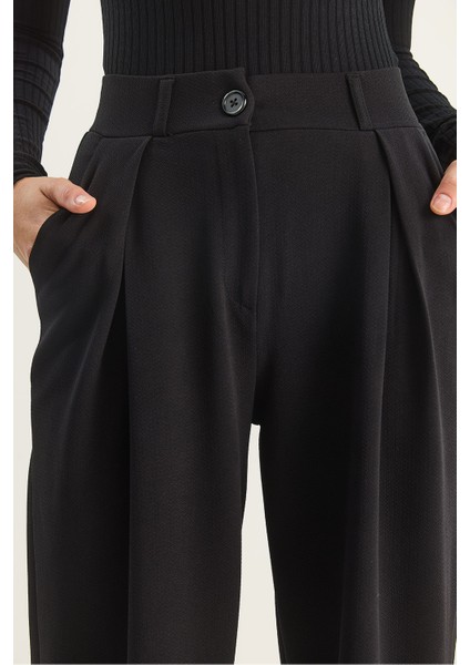 Kadın Yüksek Bel Dökümlü Cep Detaylı Piliseli Pantolon