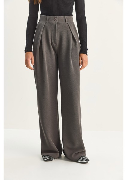 Kadın Yüksek Bel Dökümlü Cep Detaylı Piliseli Pantolon fırsatları