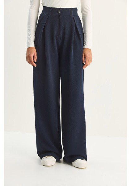 Kadın Yüksek Bel Dökümlü Cep Detaylı Piliseli Pantolon