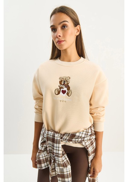 Kadın Teddy Nakış Detaylı Üç Iplik Şardonlu Sweatshirt modelleri