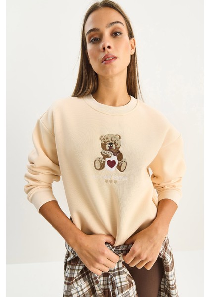 Kadın Teddy Nakış Detaylı Üç Iplik Şardonlu Sweatshirt fırsatları
