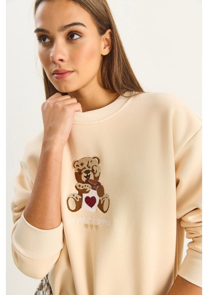 Kadın Teddy Nakış Detaylı Üç Iplik Şardonlu Sweatshirt indirimleri