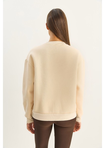 Kadın Teddy Nakış Detaylı Üç Iplik Şardonlu Sweatshirt