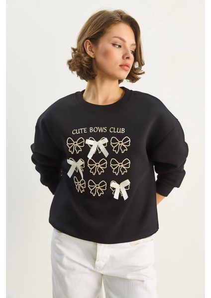 Kadın Fiyonk Nakışlı Kurdele Aksesuarlı Üç Iplik Şardonlu Sweatshirt modelleri