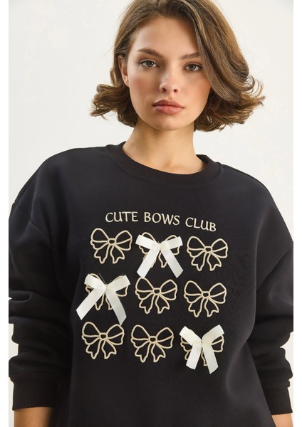 Kadın Fiyonk Nakışlı Kurdele Aksesuarlı Üç Iplik Şardonlu Sweatshirt indirimleri