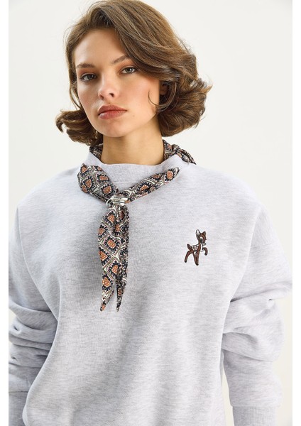 Kadın Fular Detaylı Ceylan Naıkışlı Üç Iplik Şardonlu Oversize Sweatshirt indirimleri