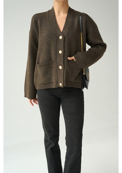 Kadın V Yaka Cep Detaylı Düğmeli Casual Hırka