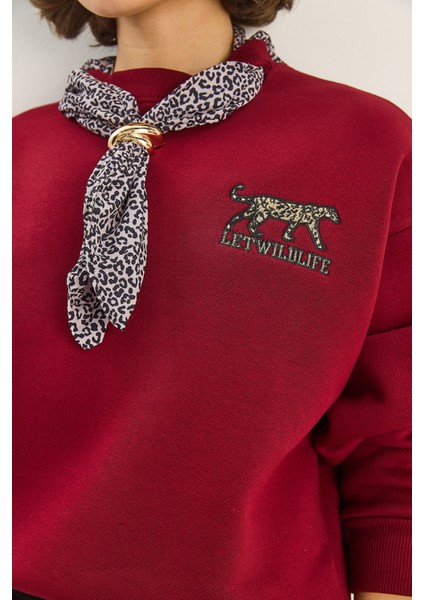 Kadın Fular Detaylı Leopar Nakışlı Üç Iplik Şardonlu Oversize Sweatshirt