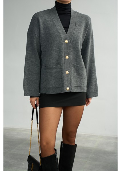 Kadın V Yaka Cep Detaylı Düğmeli Casual Hırka