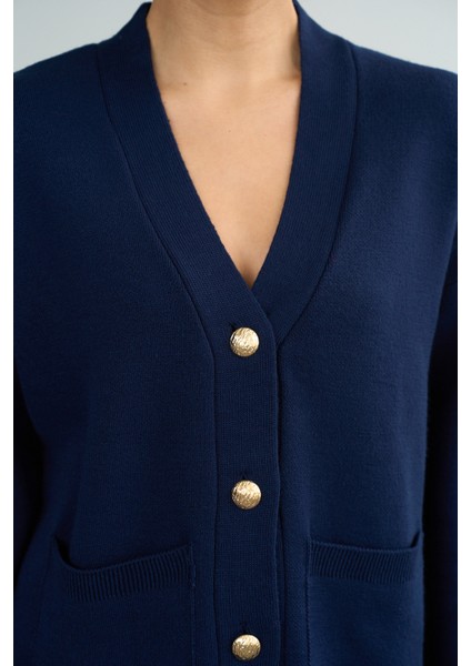 Kadın V Yaka Cep Detaylı Düğmeli Casual Hırka fırsatları