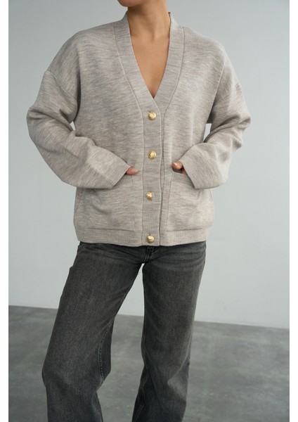 Kadın V Yaka Cep Detaylı Düğmeli Casual Hırka modelleri