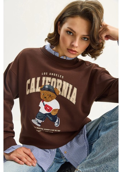 Kadın Bisiklet Yaka Teddy Nakışlı Baskı Detaylı Relaxed Sweatshirt