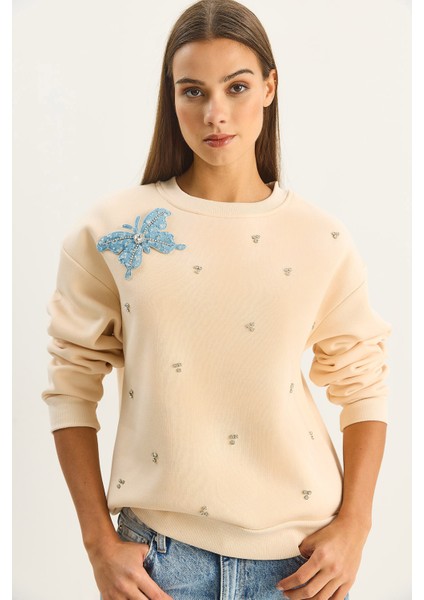Kadın Bisiklet Yaka Kelebek Aksesuarlı Taş Işlemeli Üç Iplik Şadonlu Sweatshirt