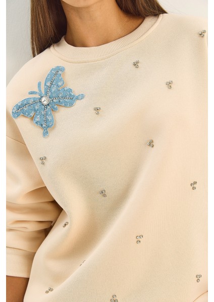 Kadın Bisiklet Yaka Kelebek Aksesuarlı Taş Işlemeli Üç Iplik Şadonlu Sweatshirt
