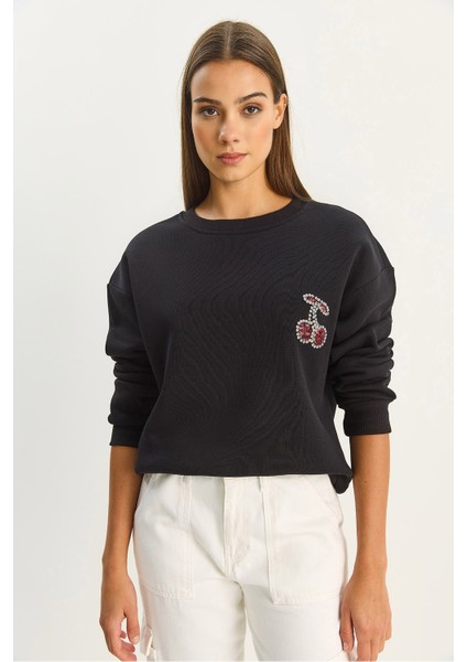 Kadın Bisiklet Yaka Kiraz Taş Işlemeli Üç Iplik Şardonlu Sweatshirt fiyatları