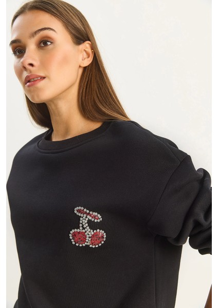 Kadın Bisiklet Yaka Kiraz Taş Işlemeli Üç Iplik Şardonlu Sweatshirt fırsatları