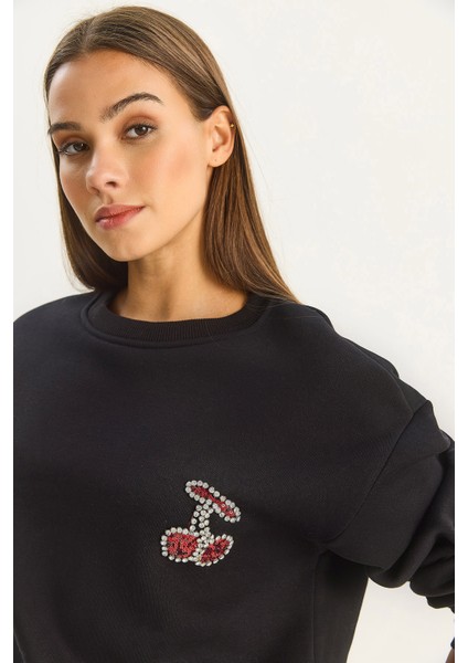 Kadın Bisiklet Yaka Kiraz Taş Işlemeli Üç Iplik Şardonlu Sweatshirt indirimleri