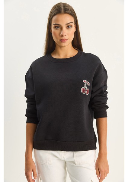 Kadın Bisiklet Yaka Kiraz Taş Işlemeli Üç Iplik Şardonlu Sweatshirt