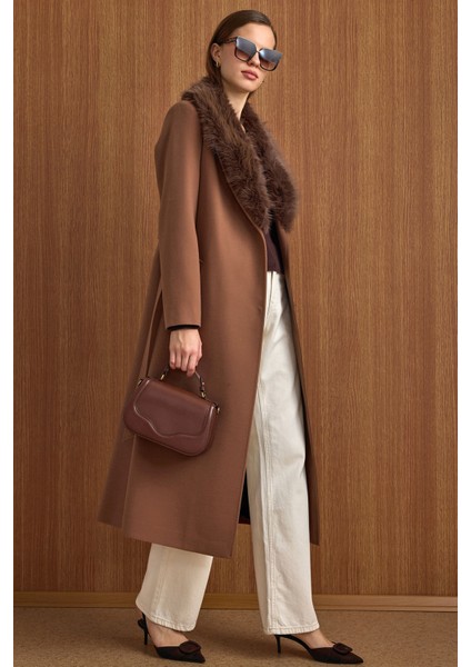 Çıkabilen Kürklü Beli Bağlamalı Uzun Boy Kaban TABA 3804 indirimleri